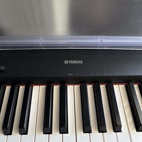 Yamaha pianoforte - p-95,